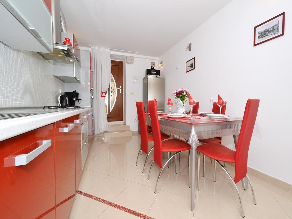 Apartment Nikolina Trogir Exterior foto